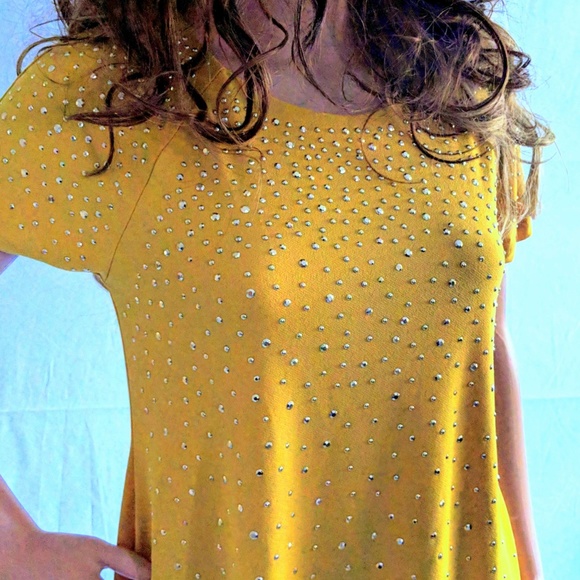NWT Carmen Marc Valvo Mustard Yellow Studded Top - Picture 8 of 8